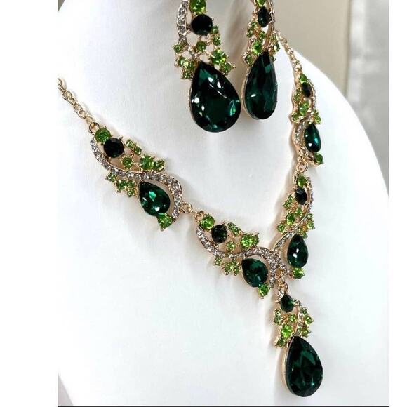 Necklace Earrings Matching Jewelry Set Green Peridot Clear C Z Gold O30 - Picture 4 of 6